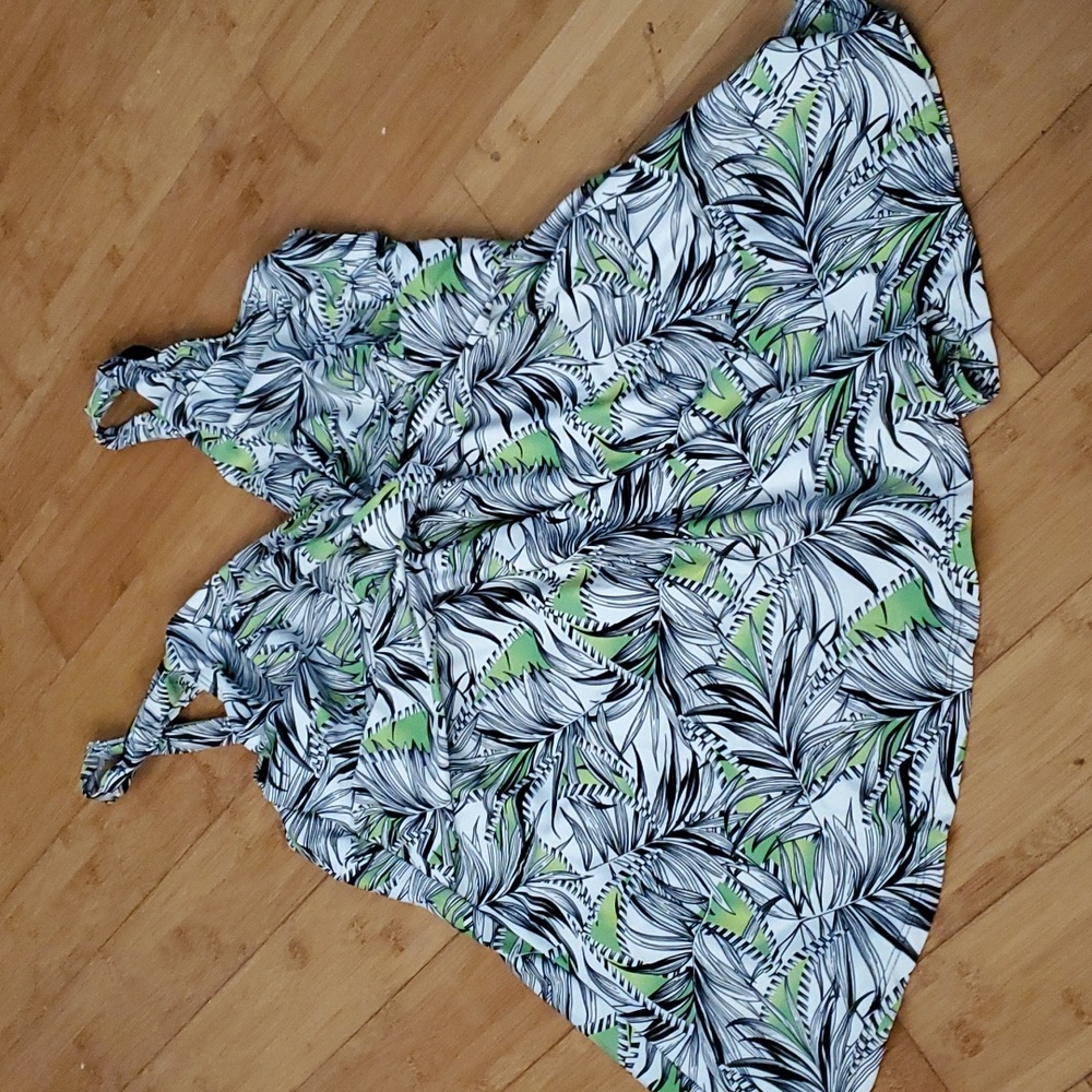 NEW/SWIMDRESS TOP ONLY - Picture 3 of 4